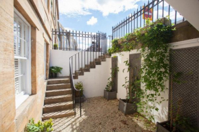 Charming Sandstone-Basement Apartment in West End